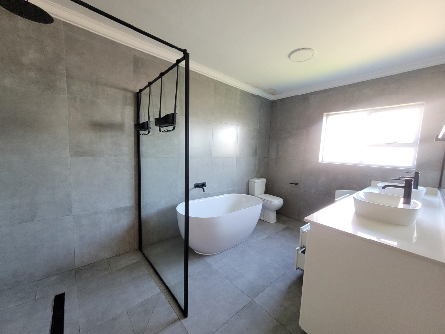 3 Bedroom Property for Sale in Aston Bay Eastern Cape